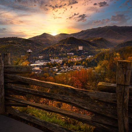 Ober Hideaway, Hot Tub, Wifi, 1089 Free Tickets Each Paid Day, Dollywood And More Gatlinburg Exterior foto