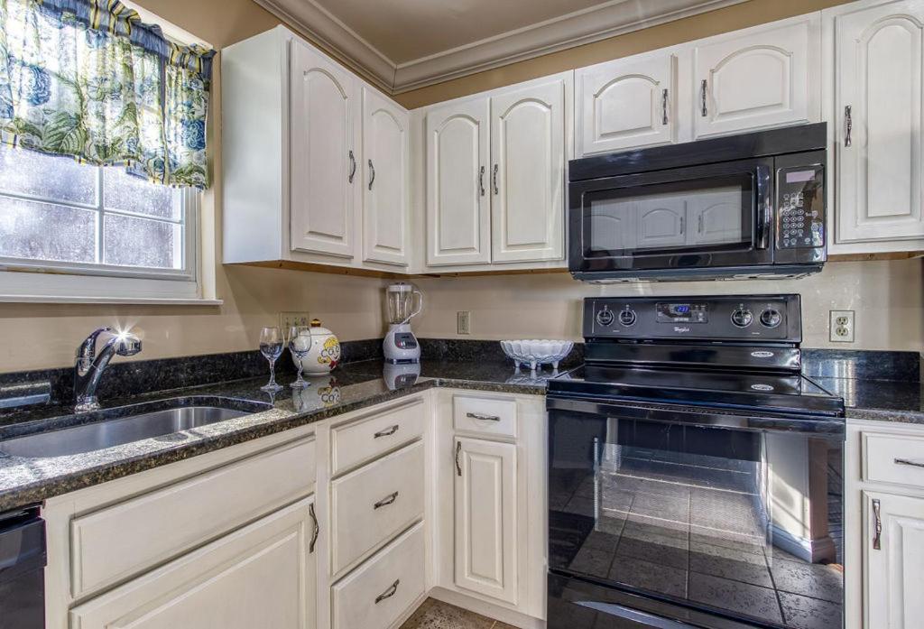 Ober Hideaway, Hot Tub, Wifi, 1089 Free Tickets Each Paid Day, Dollywood And More Gatlinburg Exterior foto