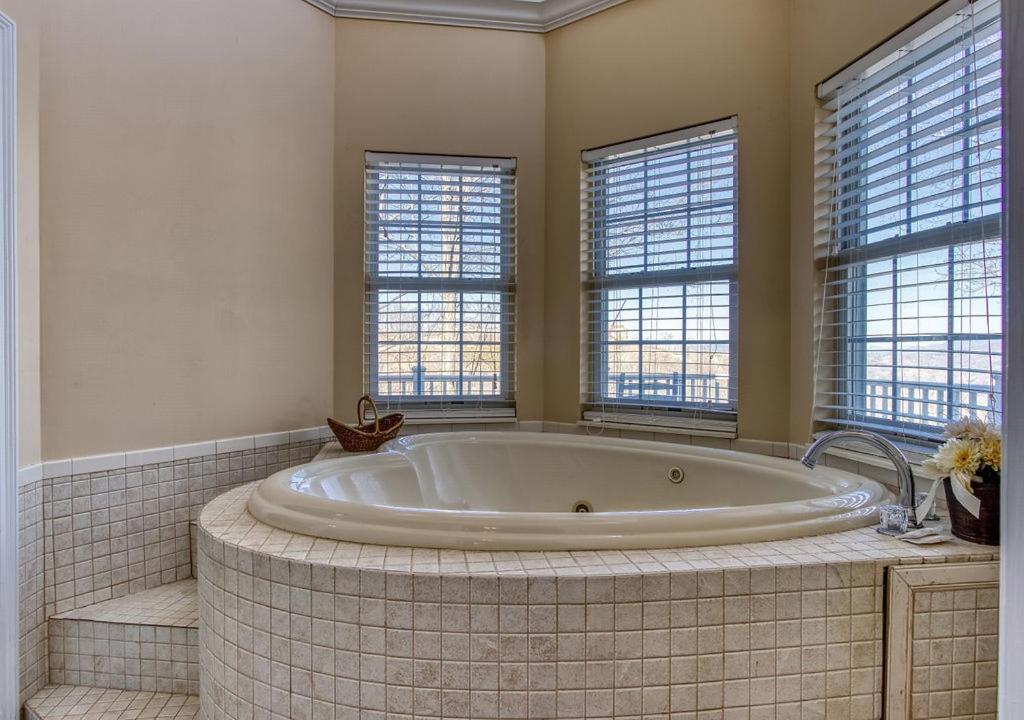 Ober Hideaway, Hot Tub, Wifi, 1089 Free Tickets Each Paid Day, Dollywood And More Gatlinburg Exterior foto
